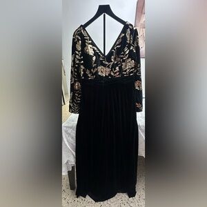 Black Velvet Dress Gold Floral Embroidery Long Sleeve V-Neck XL